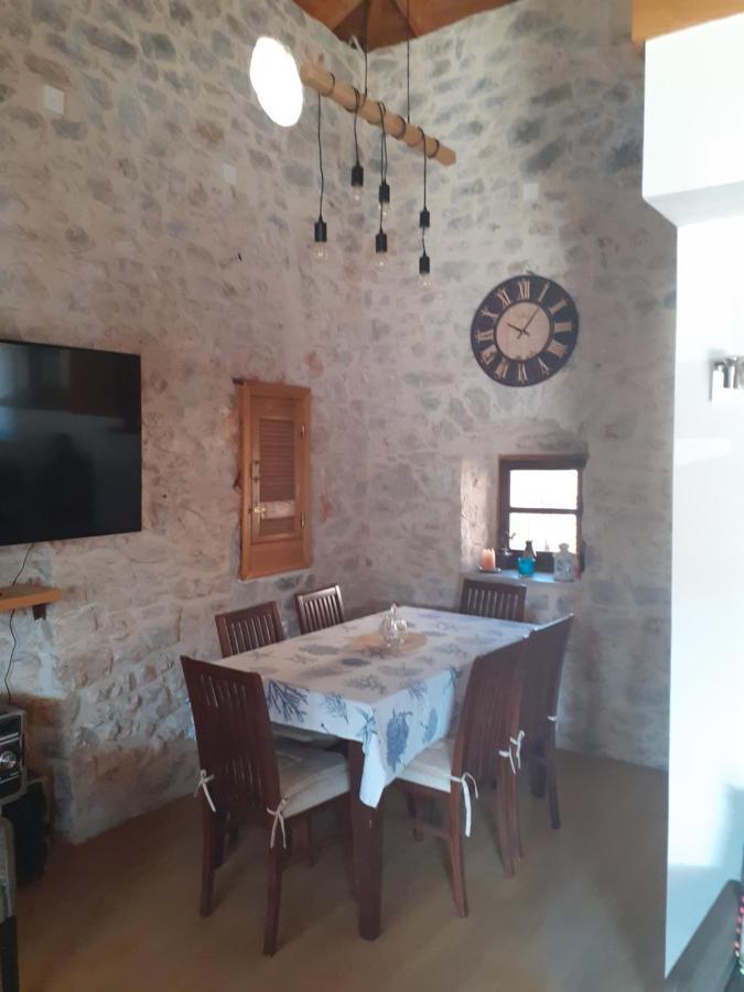 Tsitalia Cottage House Leonidio Bagian luar foto