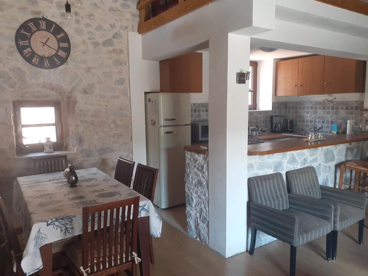 Tsitalia Cottage House Leonidio Bagian luar foto